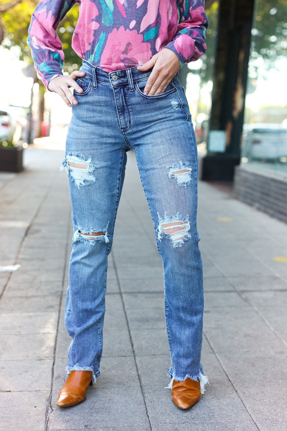 Judy Blue Medium Wash Mid Rise Distressed Straight Leg Jeans